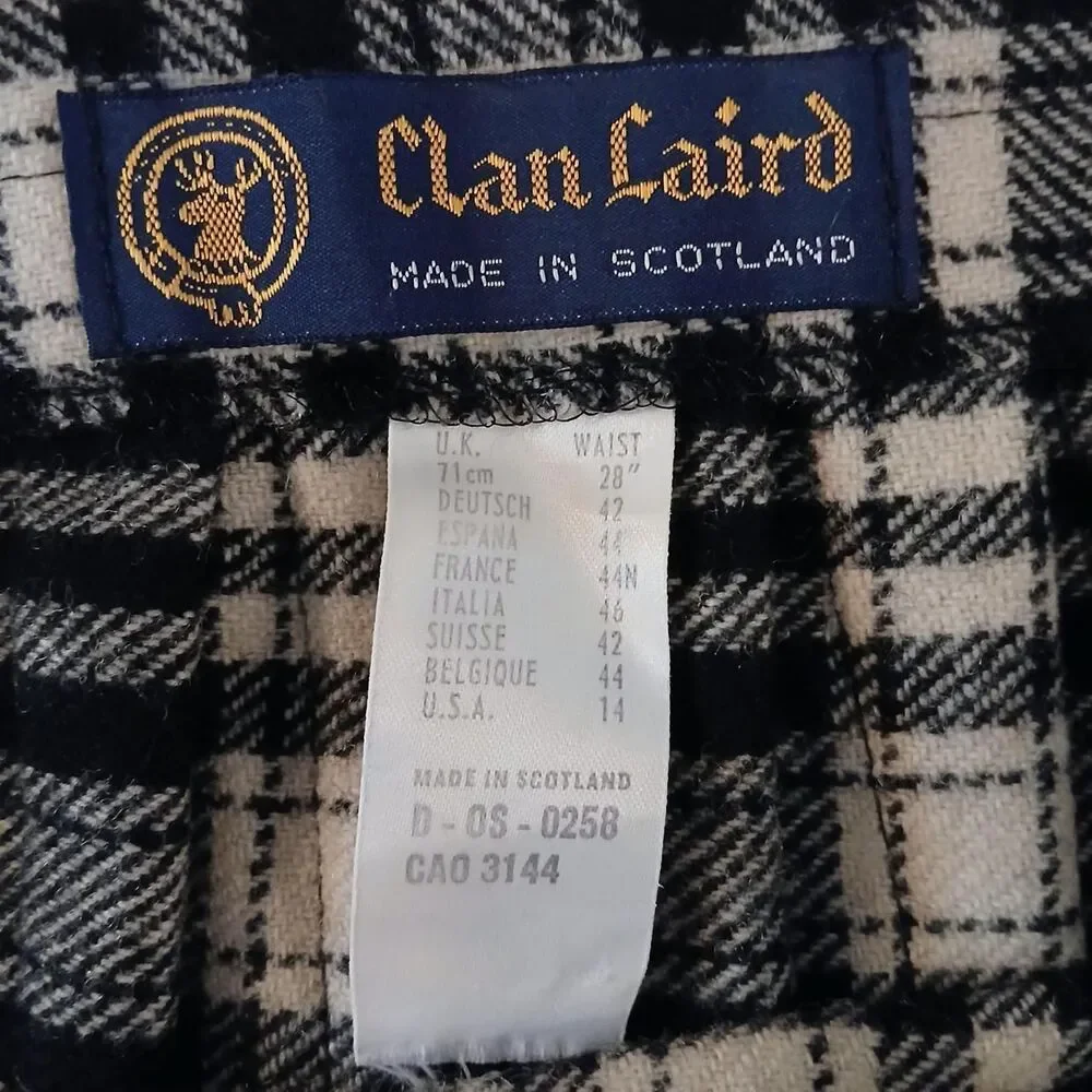 Vintage Clan Laird Scottish Black & White Plaid Tartan Pleated Buckle Kilt Skirt